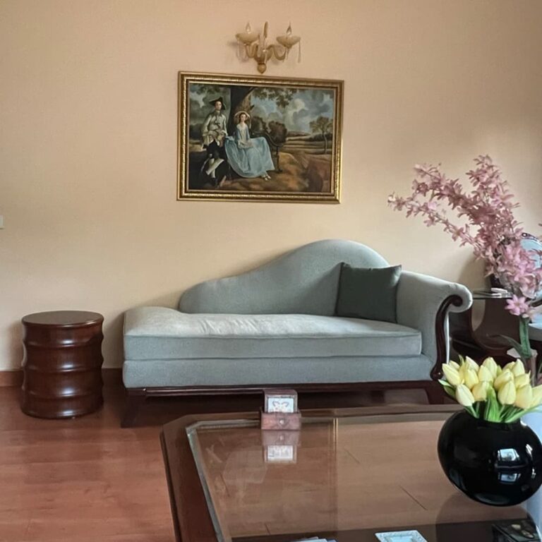 Waldo side table real 2